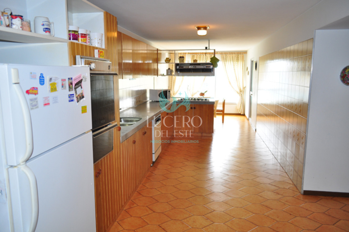 Apartamento ID.586 - Vendo Apartamento 3 dormitorios  2 baños