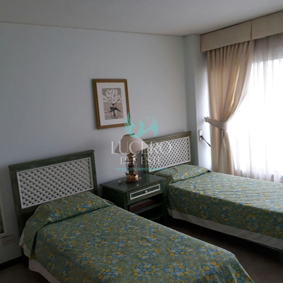 Apartamento ID.586 - Vendo Apartamento 3 dormitorios  2 baños