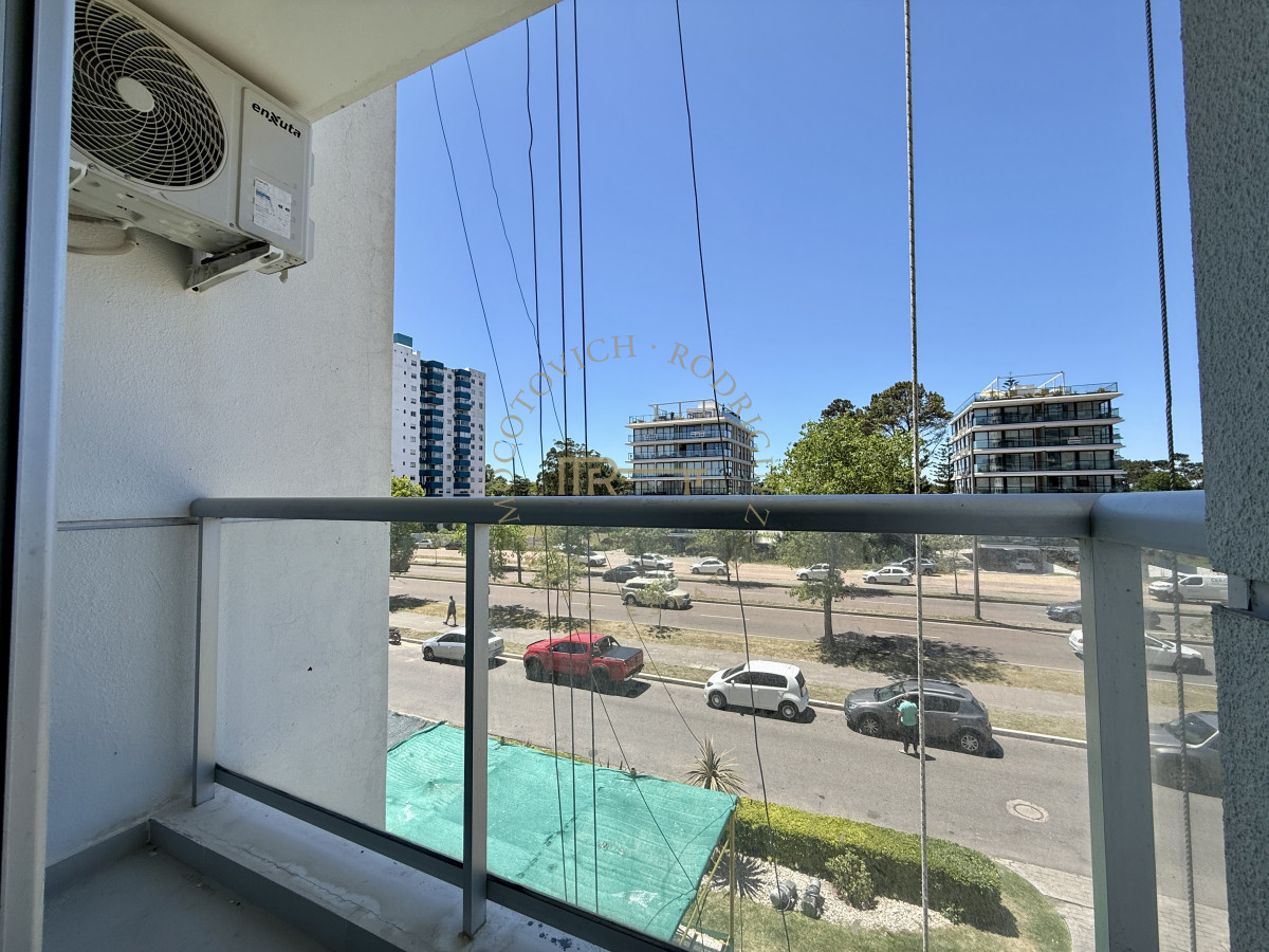 Apartamento ID.3670 - 2 dormitorios , con piscina, gym ...