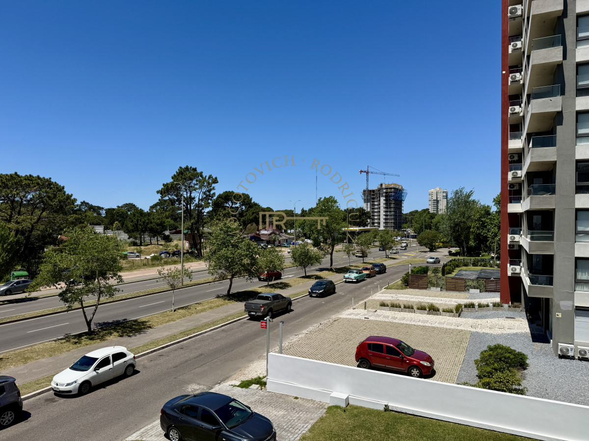 Apartamento ID.3670 - 2 dormitorios , con piscina, gym ...