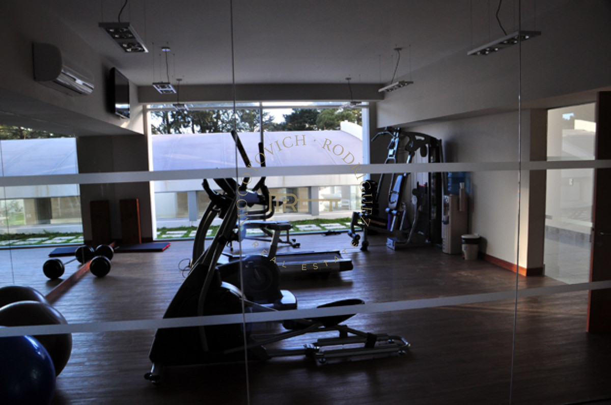Apartamento ID.3670 - 2 dormitorios , con piscina, gym ...