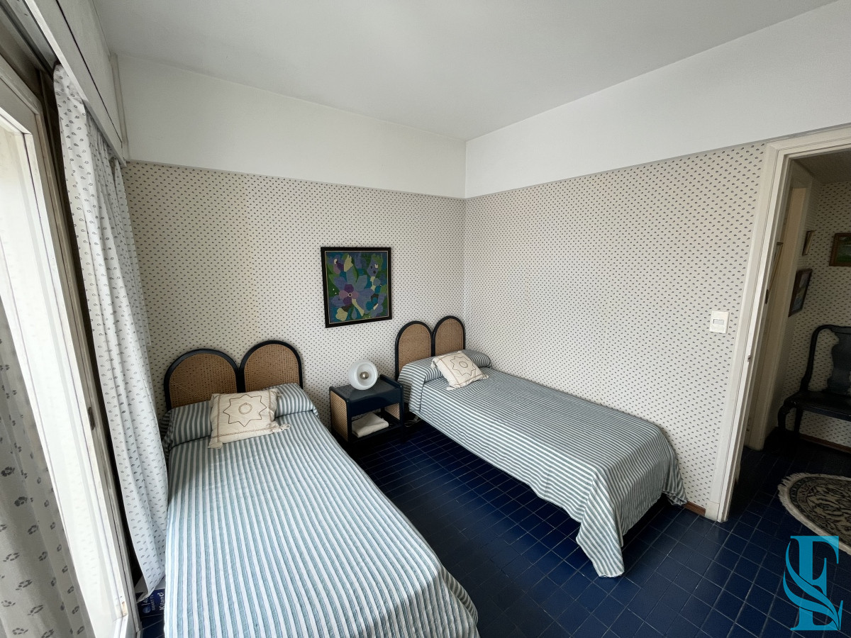 Apartamento ID.326 - Edificio en la entrada de la peninsula