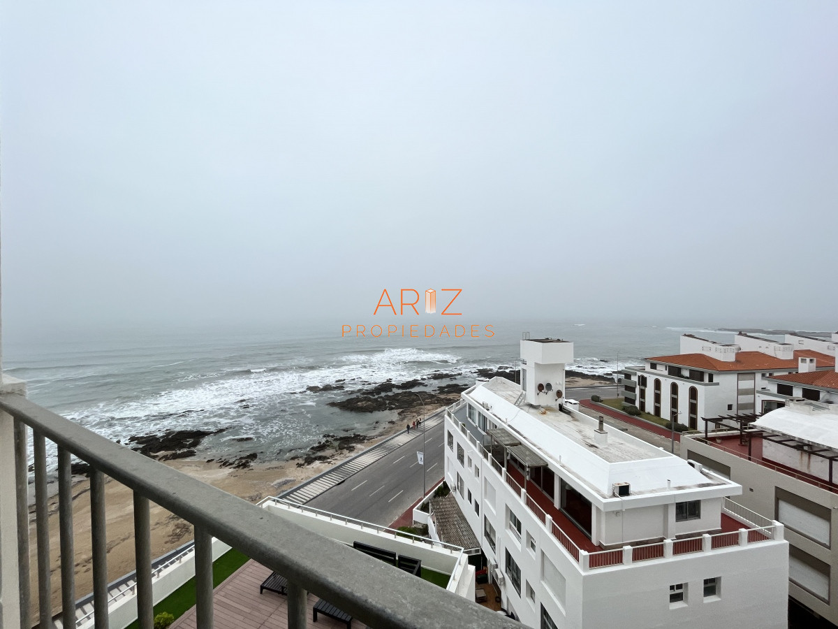 Apartamento ID.1734 - VENTA 2 DORMITORIOS 2 BAÑOS PENINSULA VISTA AL MAR A LA ENTRADA DE LA PENINSULA IMPERDIBLE VISTA AL MAR
