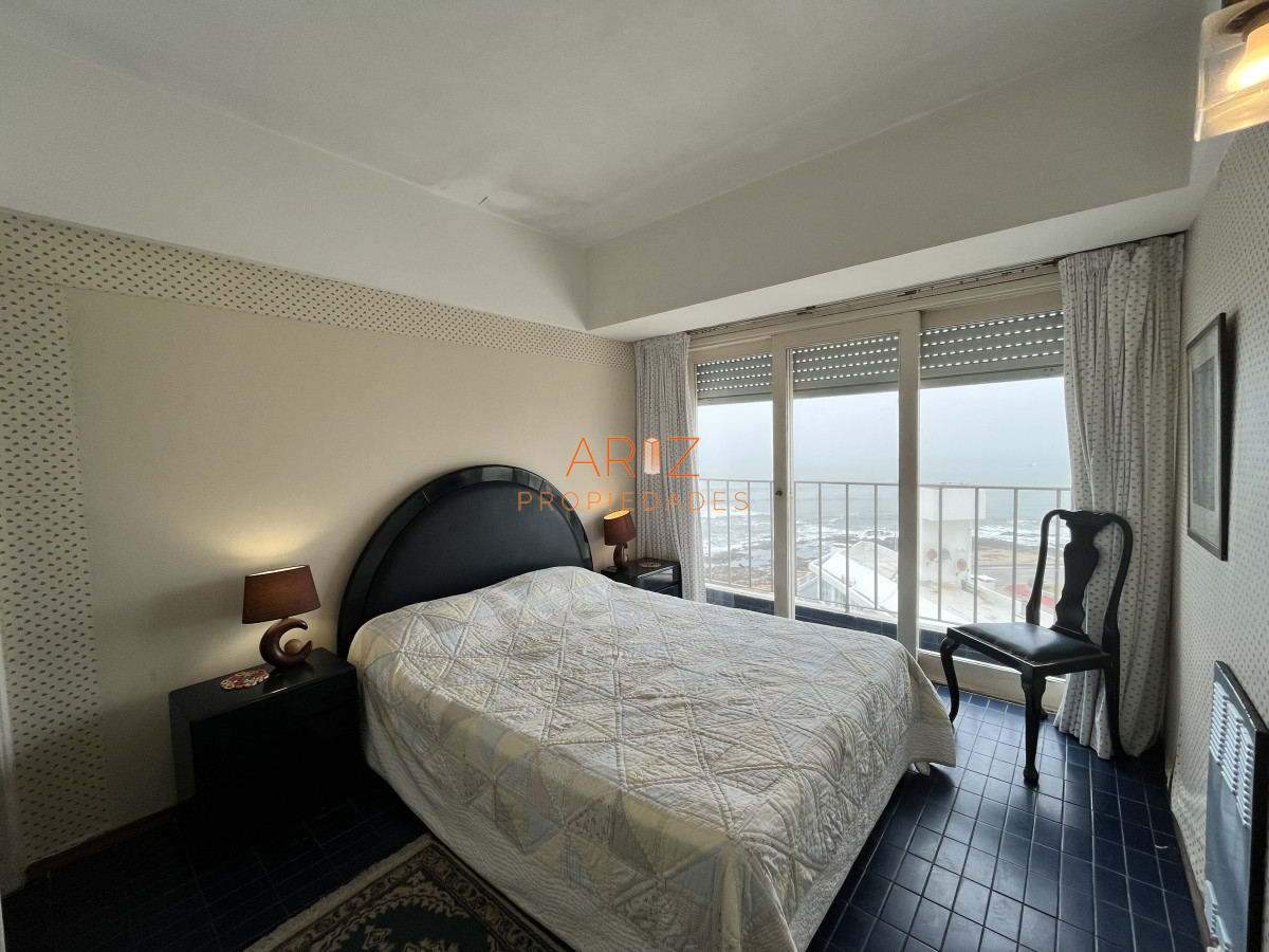 Apartamento ID.1734 - VENTA 2 DORMITORIOS 2 BAÑOS PENINSULA VISTA AL MAR A LA ENTRADA DE LA PENINSULA IMPERDIBLE VISTA AL MAR