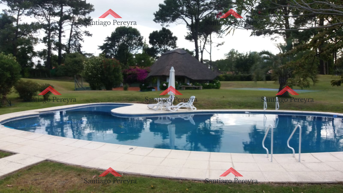 Apartamento ID.14379 - Apartamento 3 dormitorios y 3 baños en Mansa, piscina y amplio jardín