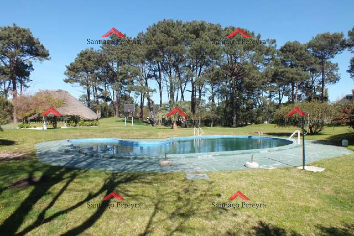 Apartamento ID.14379 - Apartamento 3 dormitorios y 3 baños en Mansa, piscina y amplio jardín
