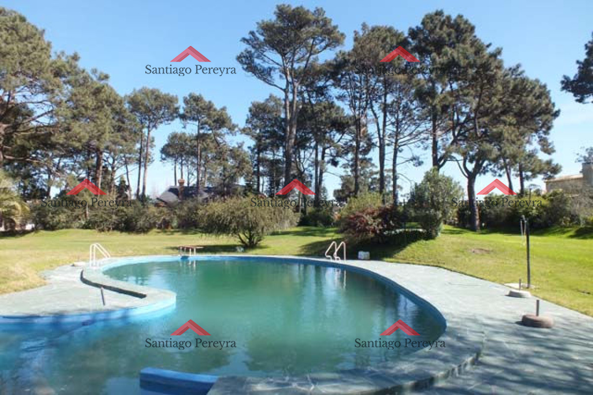 Apartamento ID.14379 - Apartamento 3 dormitorios y 3 baños en Mansa, piscina y amplio jardín