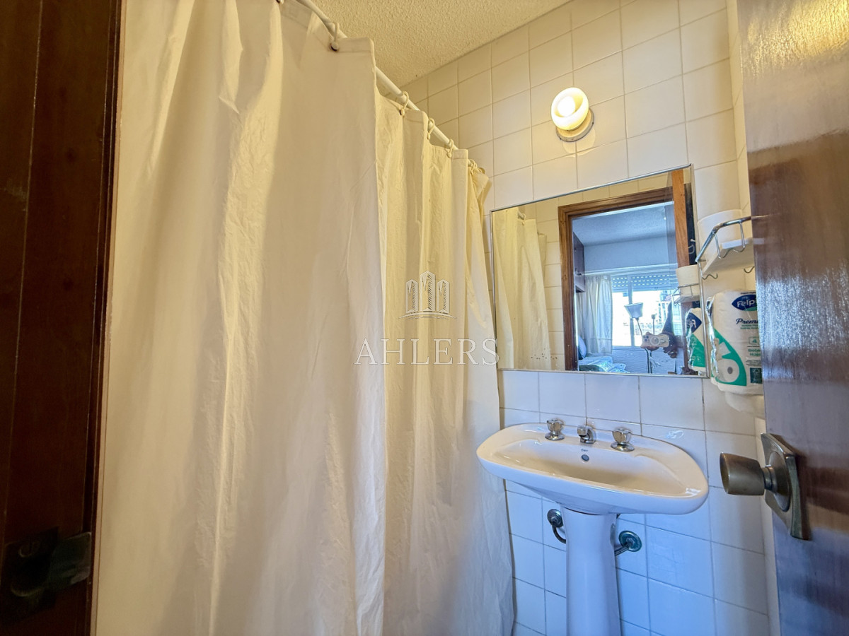 Apartamento ID.383 - EN PLENO CENTRO CERCA DE PLAYA BRAVA Y MANSA 