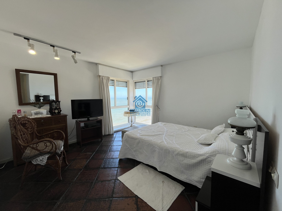 Apartamento ID.333 - VENTA PUNTA DEL ESTE ESPECTACULAR PLANTA EN LA PENINSULA