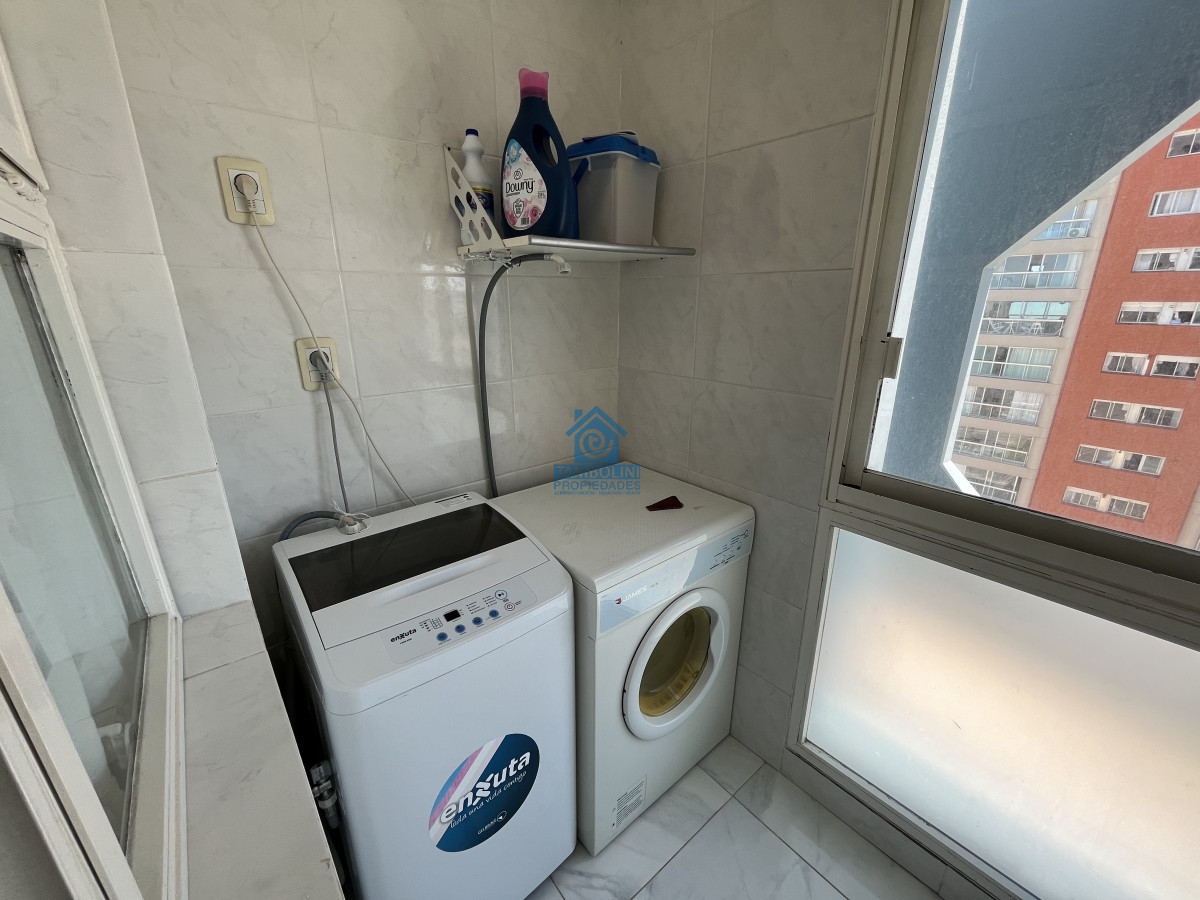 Apartamento ID.333 - VENTA PUNTA DEL ESTE ESPECTACULAR PLANTA EN LA PENINSULA