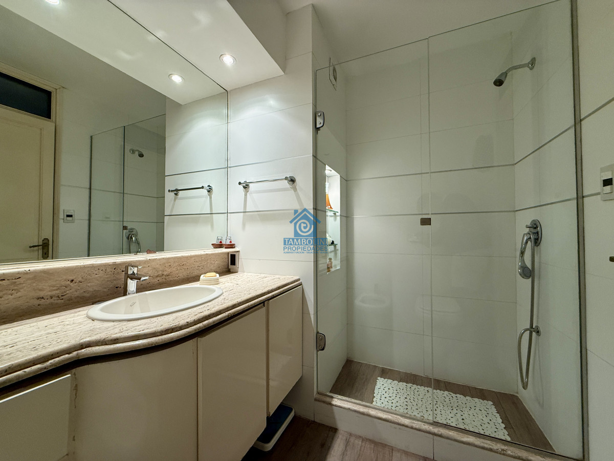 Apartamento ID.925 - Venta y Alquiler Departamento vista total al mar