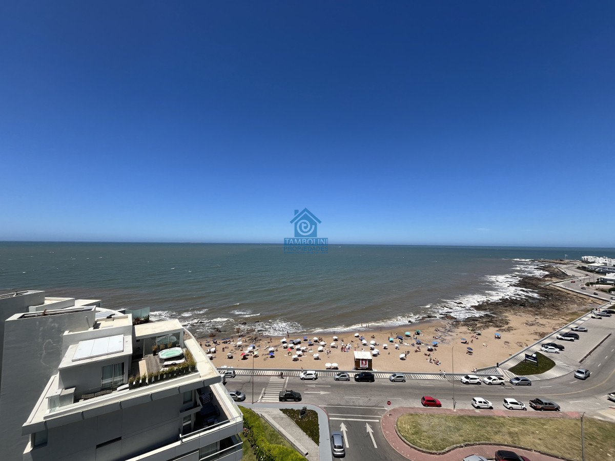 Apartamento ID.333 - VENTA PUNTA DEL ESTE ESPECTACULAR PLANTA EN LA PENINSULA