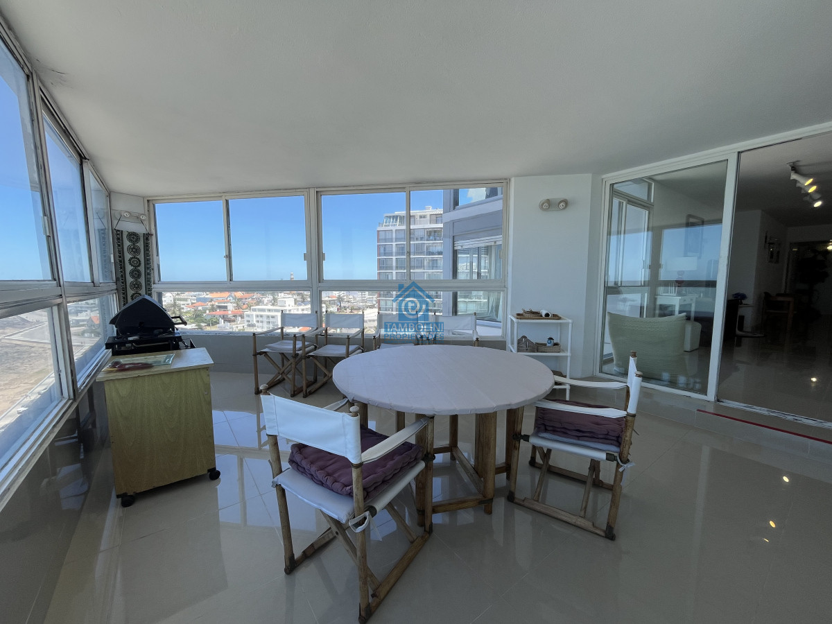 Apartamento ID.333 - VENTA PUNTA DEL ESTE ESPECTACULAR PLANTA EN LA PENINSULA