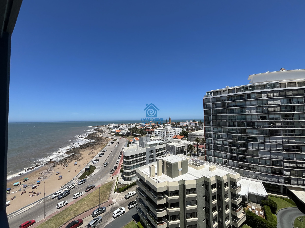 Apartamento ID.333 - VENTA PUNTA DEL ESTE ESPECTACULAR PLANTA EN LA PENINSULA