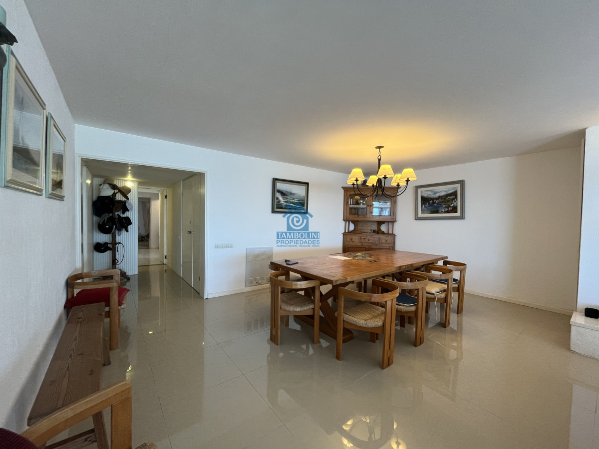 Apartamento ID.333 - VENTA PUNTA DEL ESTE ESPECTACULAR PLANTA EN LA PENINSULA