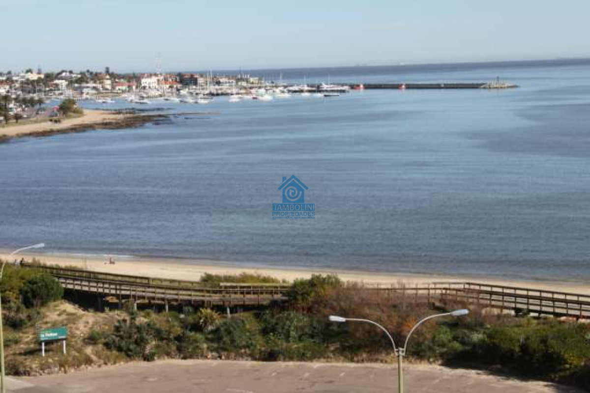 Apartamento ID.315 - Frente al mar Mansa Edificio Emblemático de Punta del Este 