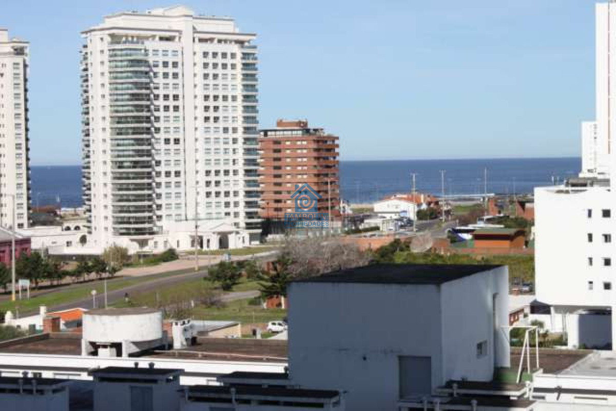 Apartamento ID.315 - Frente al mar Mansa Edificio Emblemático de Punta del Este 