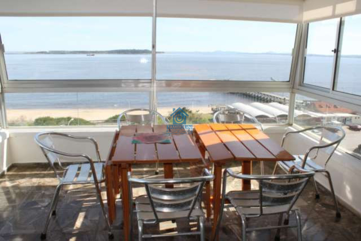 Apartamento ID.315 - Frente al mar Mansa Edificio Emblemático de Punta del Este 