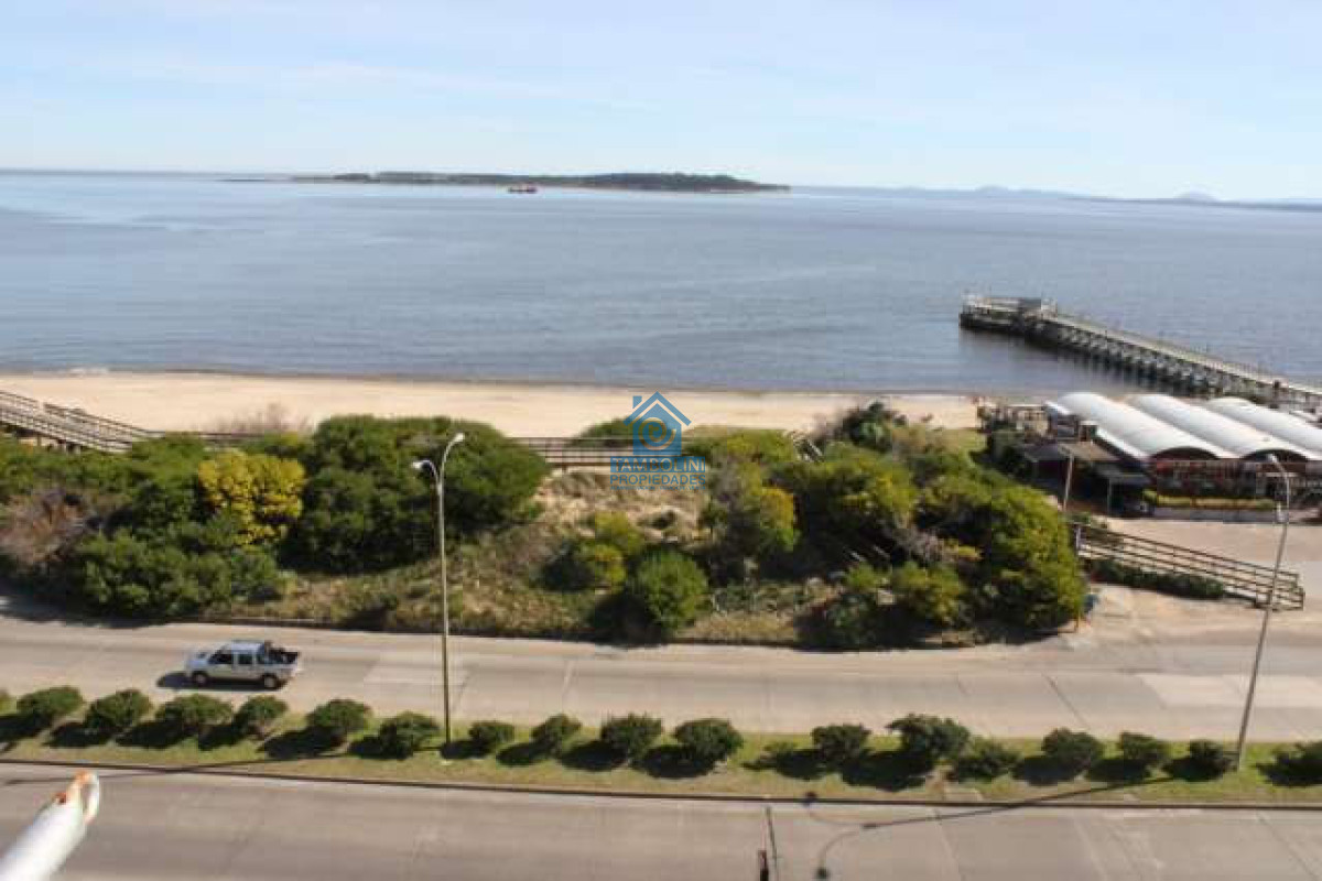 Apartamento ID.315 - Frente al mar Mansa Edificio Emblemático de Punta del Este 