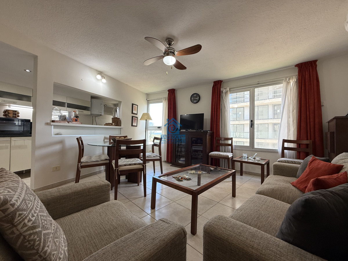 Apartamento ID.674 - Edificio en Brava - Venta 2 dormitorios 2 baños 
