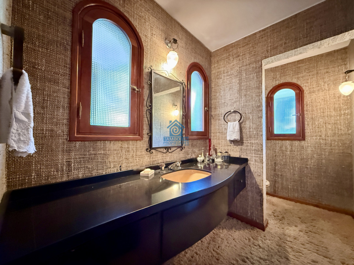 Casa ID.1063 - Imponente chalet en venta sobre Av. del Mar  Exclusividad, confort y naturaleza