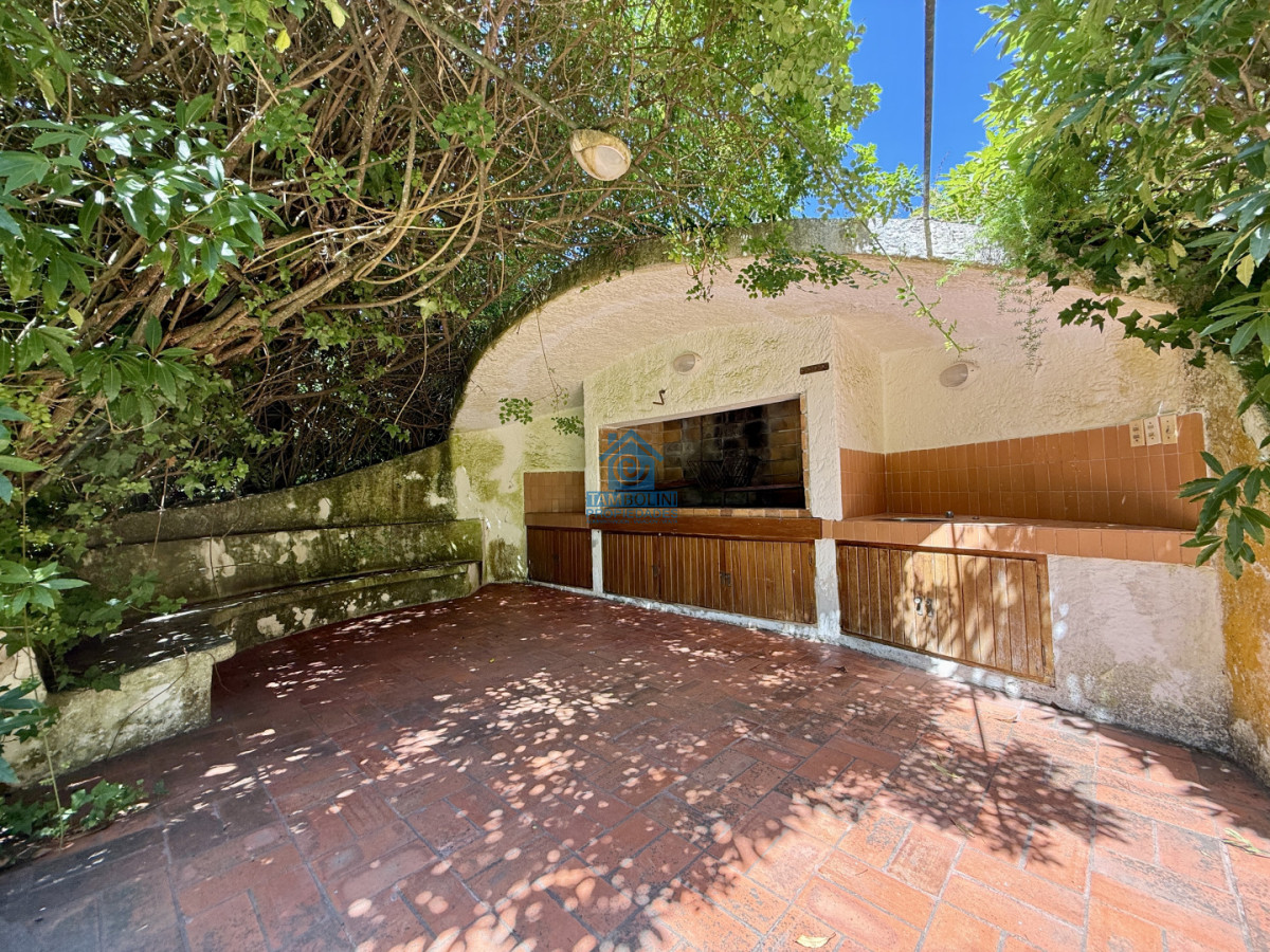 Casa ID.1063 - Imponente chalet en venta sobre Av. del Mar  Exclusividad, confort y naturaleza