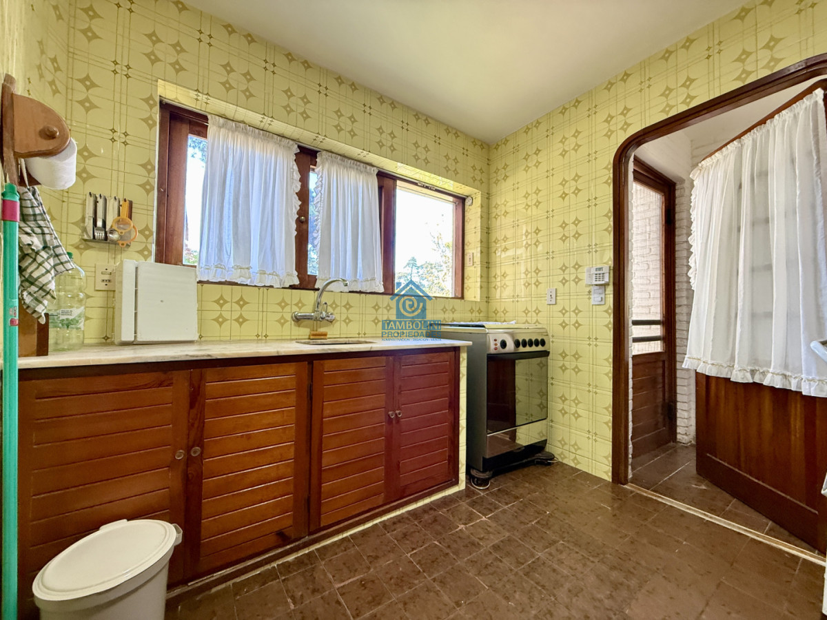 Casa ID.1063 - Imponente chalet en venta sobre Av. del Mar  Exclusividad, confort y naturaleza