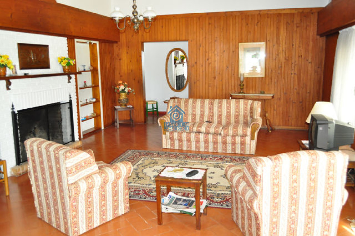 Casa ID.1034 - Casa ubicada en Cantegril con lindo terreno