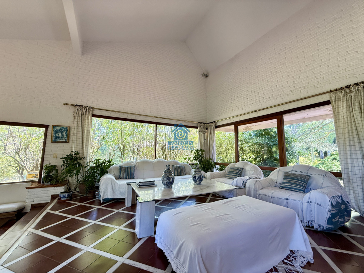 Casa ID.1063 - Imponente chalet en venta sobre Av. del Mar  Exclusividad, confort y naturaleza