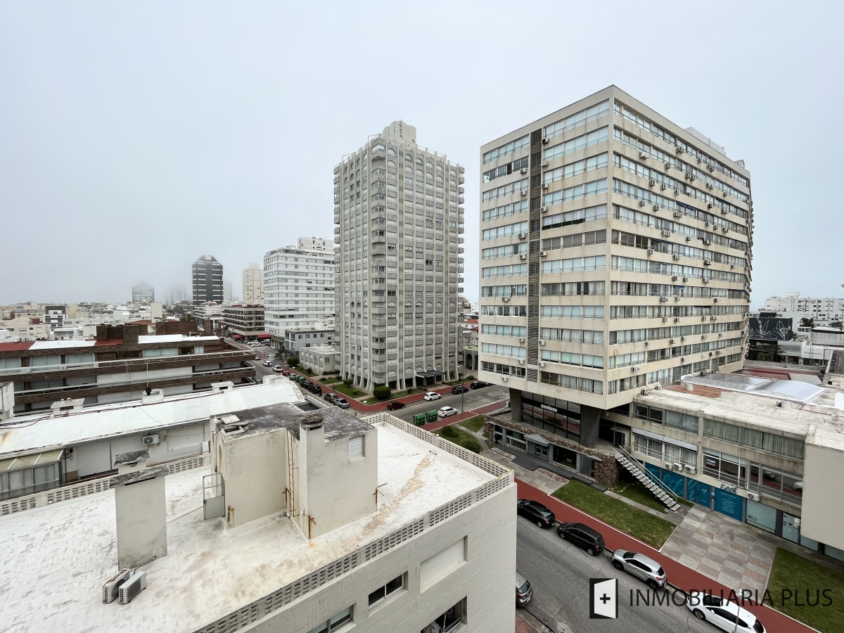 Apartamento ID.1108 - Venta de Apartamento de 2 dormitorios y 2 Baños en la península de Punta del Este