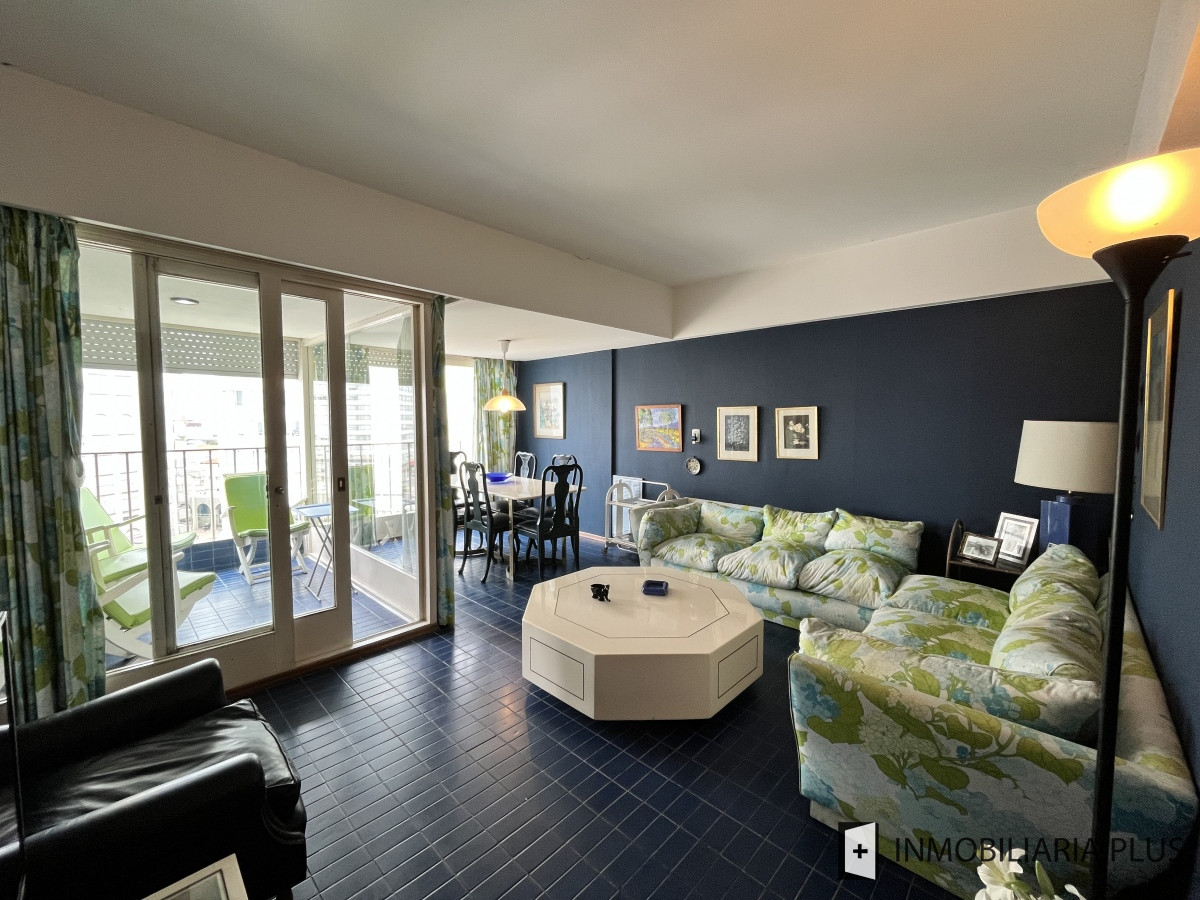 Apartamento ID.1108 - Venta de Apartamento de 2 dormitorios y 2 Baños en la península de Punta del Este