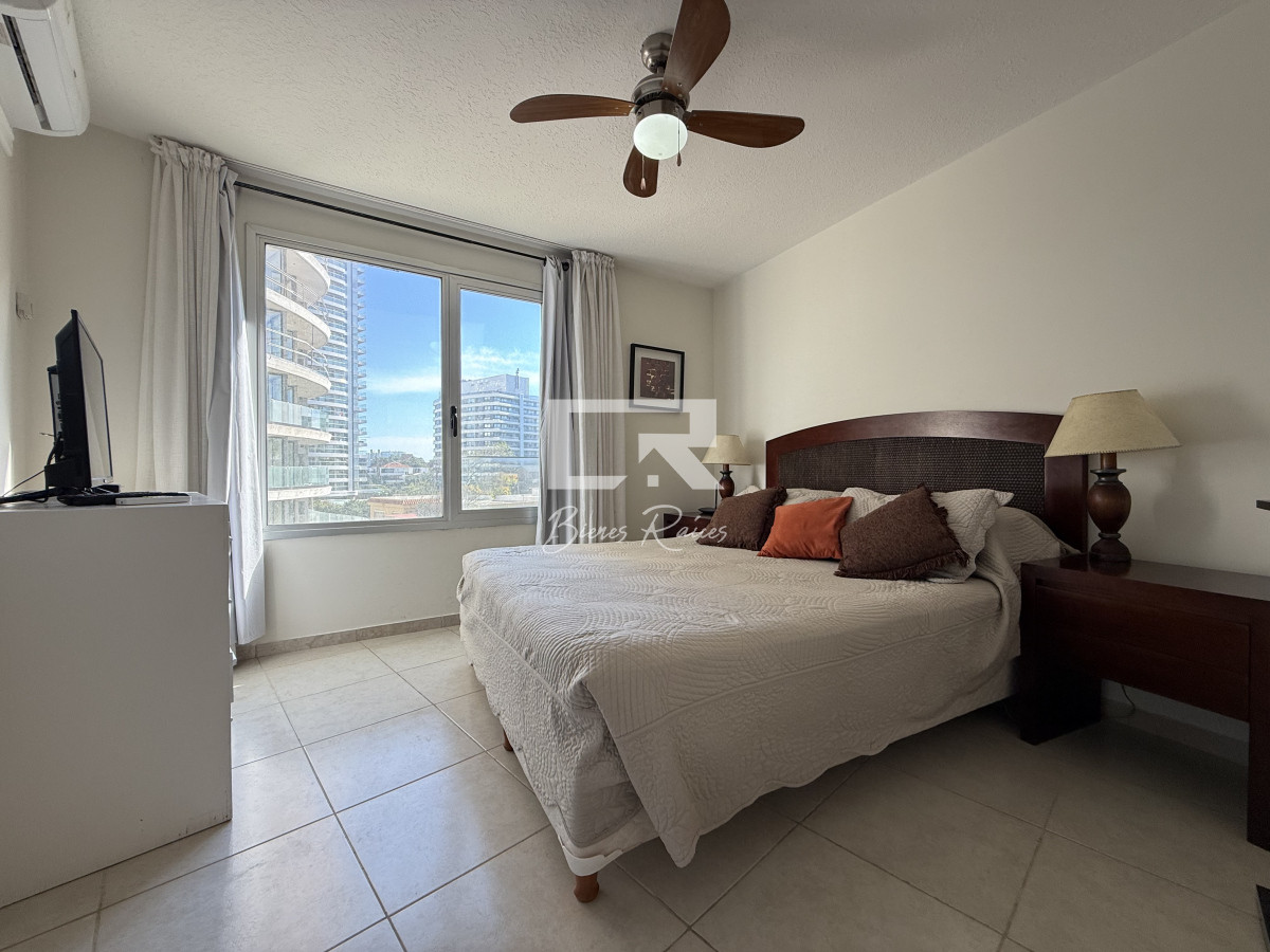 Apartamento ID.579 - edificio Torre O en playa brava.