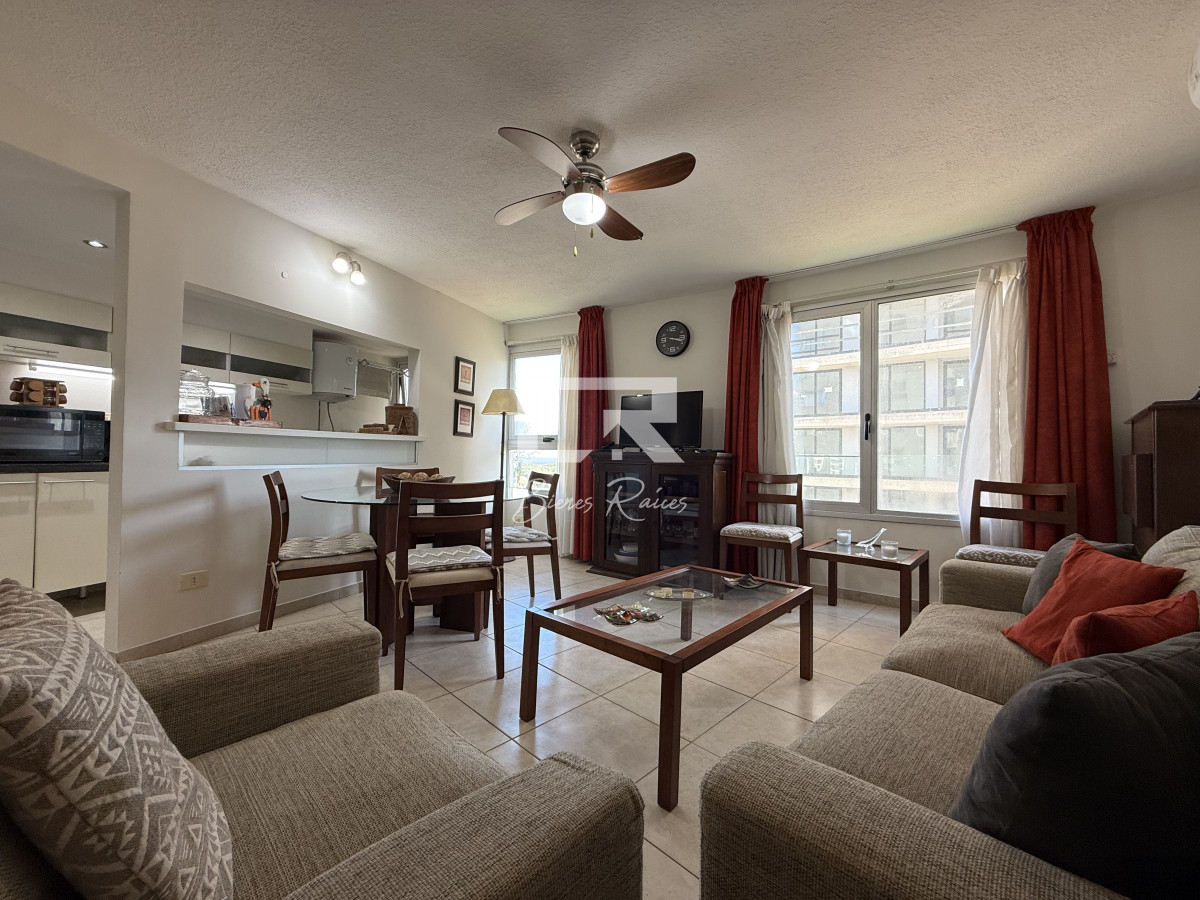 Apartamento ID.579 - edificio Torre O en playa brava.