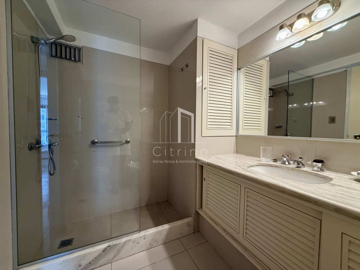 Apartamento ID.2323 - Alquiler temporal  Torre El Torreón  Punta del Este