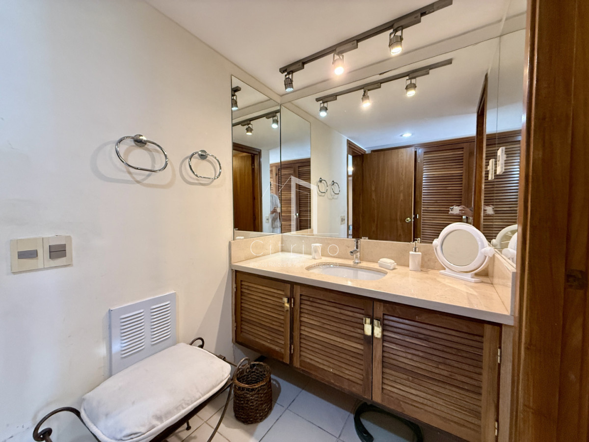 Apartamento ID.2366 - Penthouse de categoría en Espigón  Rambla General Artigas