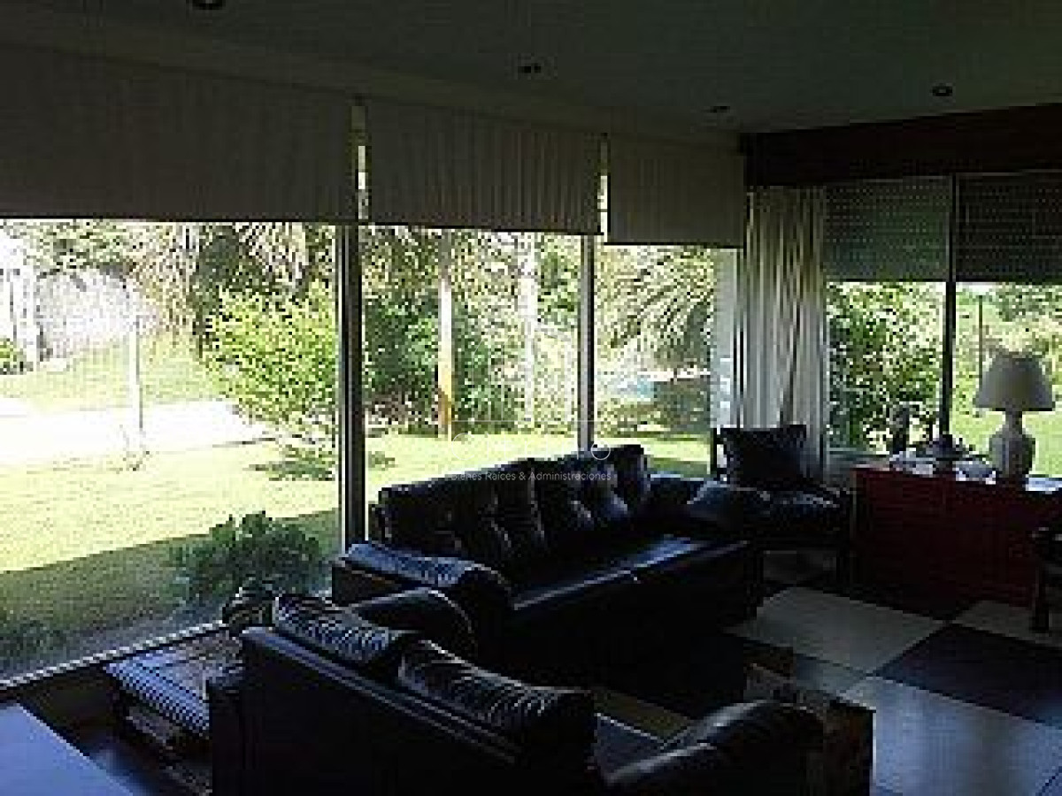 Casa ID.1545 - Hermosa casa a pasos del mar