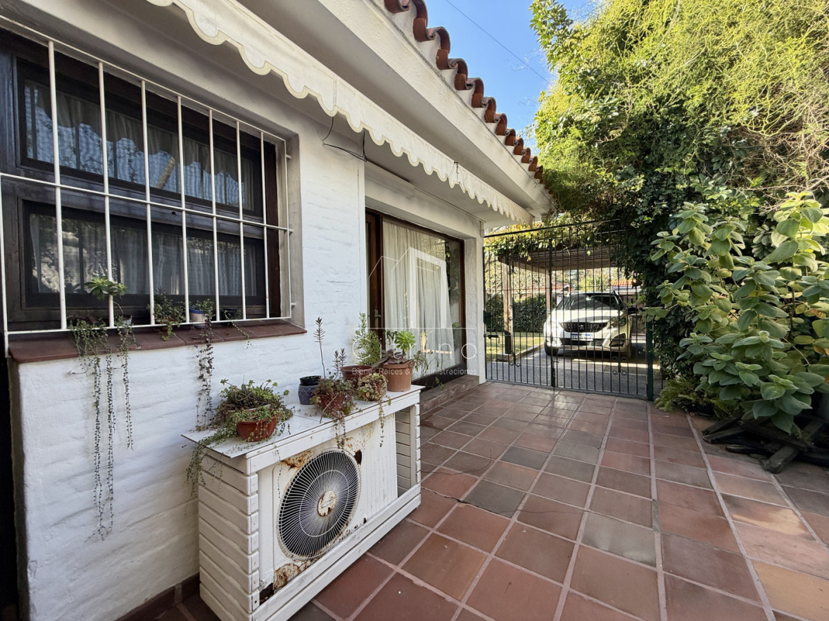 Casa ID.2821 - CASA EN VENTA - BARRIO CANTEGRIL, AV. CÓRDOVA