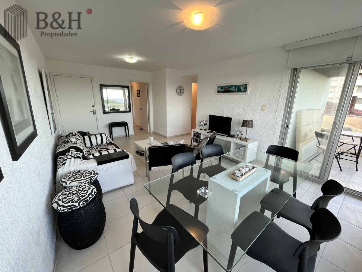 Apartamento ID.5670 - Apartamento en venta - 2 dormitorios + ½ | 2 baños | cochera techada