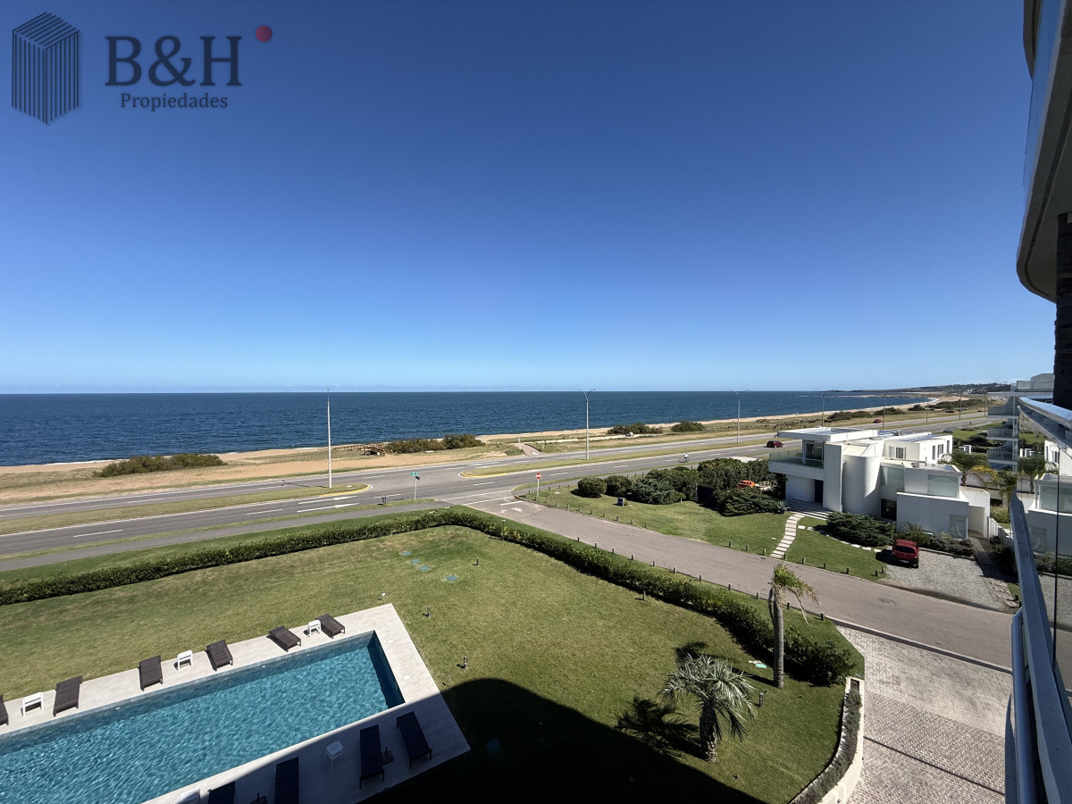 Apartamento ID.4703 - Apartamento en Pinares con Parrillero primera linea punta del este