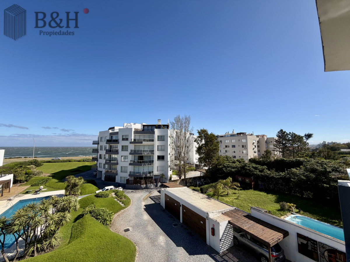 Apartamento ID.7036 - Apartamento a la venta en Pinares con parrillero