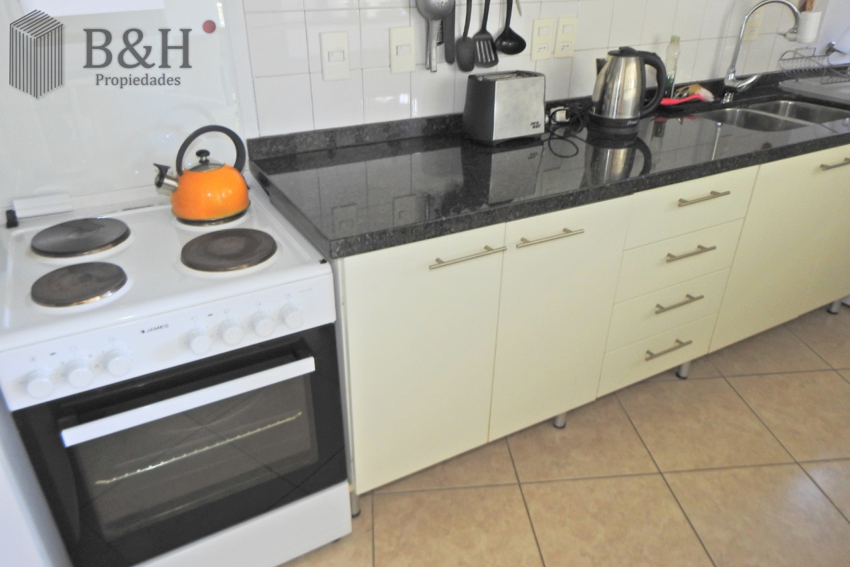 Apartamento ID.7026 - Excelente Torre ubicada en la zona de la Brava a 100 metros del océano.  