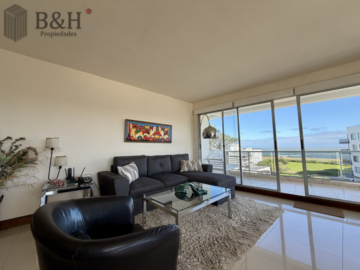 Apartamento ID.7036 - Apartamento a la venta en Pinares con parrillero