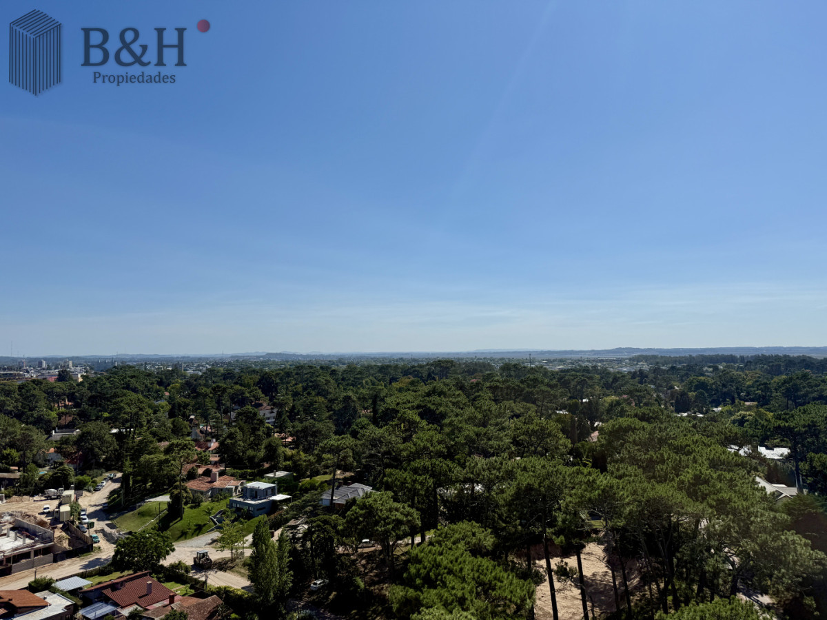 Apartamento ID.6933 - Venta de Apartamento  Parquemar Bosque  Parada 15 de Av. Roosevelt, Punta del Este