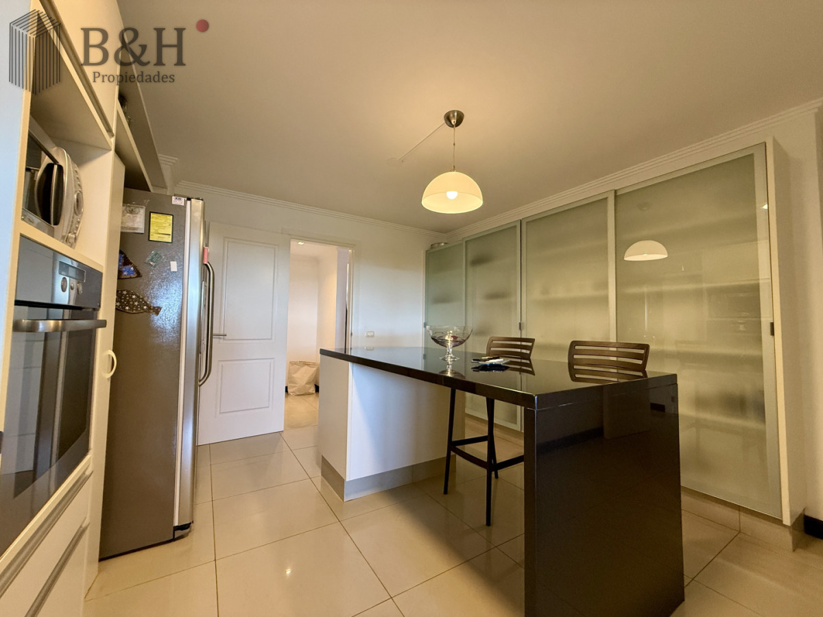 Apartamento ID.5585 - SOLAMENTE ALQUILER TEMPORADA DE VERANO CON TODOS LOS SERVICIOS CONSULTENOS Apartamento en Brava - Punta del Este