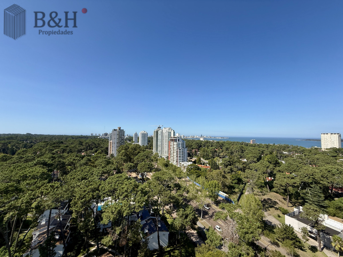 Apartamento ID.6933 - Venta de Apartamento  Parquemar Bosque  Parada 15 de Av. Roosevelt, Punta del Este