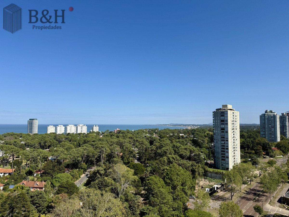 Apartamento ID.6933 - Venta de Apartamento  Parquemar Bosque  Parada 15 de Av. Roosevelt, Punta del Este