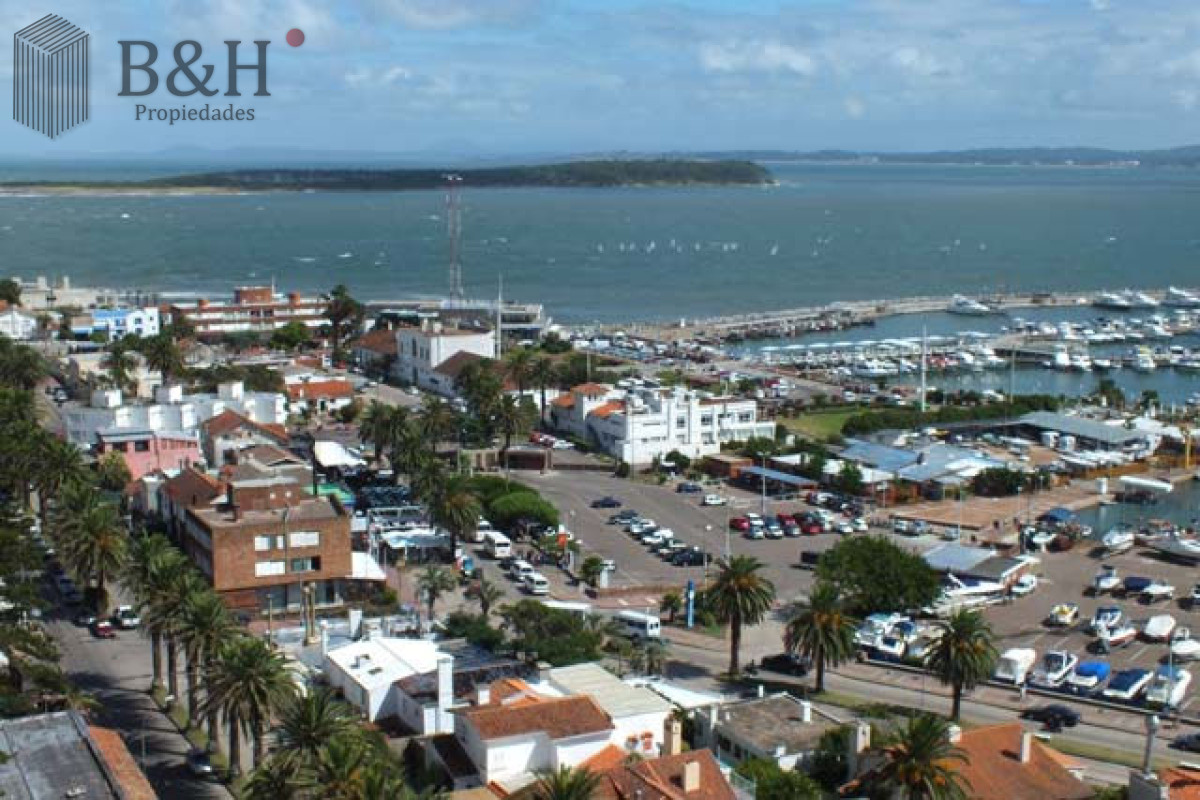 Apartamento ID.2346 - HERMOSO  CON VISTA TOTAL AL PUERTO DIVINO