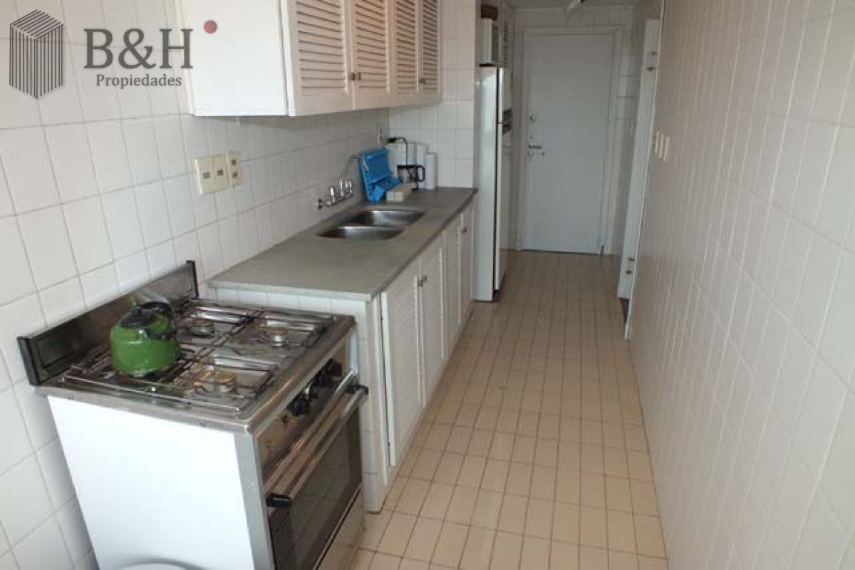 Apartamento ID.2346 - HERMOSO  CON VISTA TOTAL AL PUERTO DIVINO