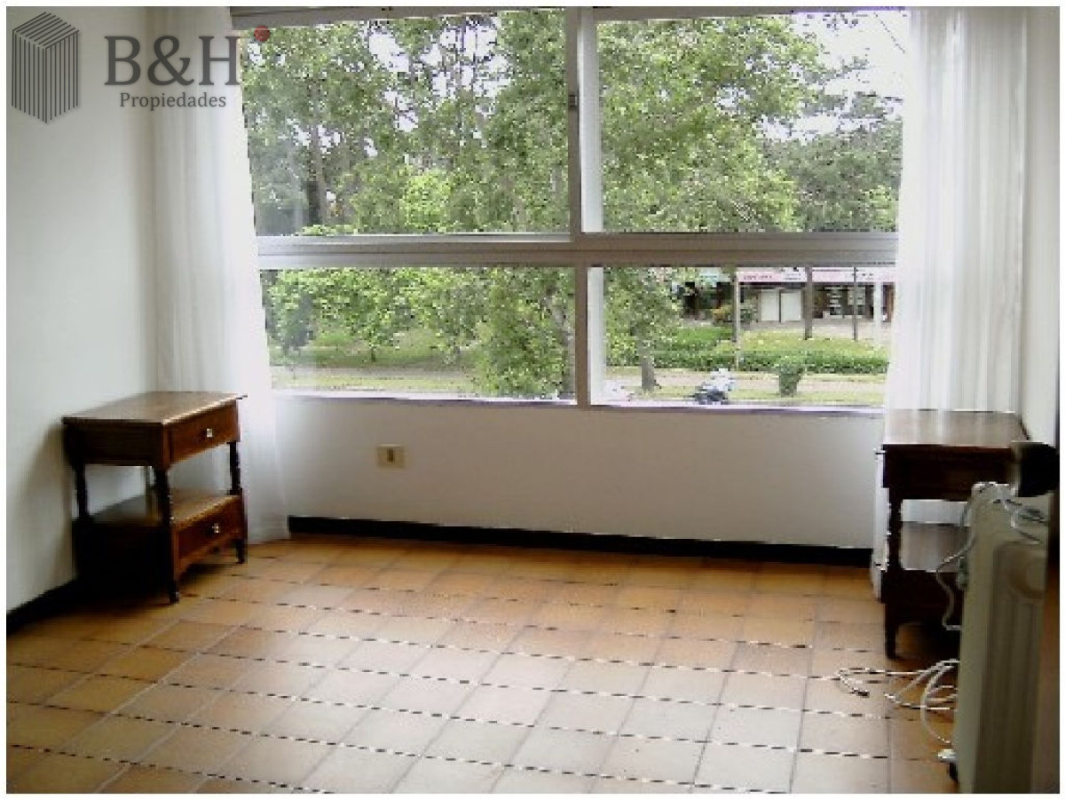 Apartamento ID.5350 - Apartamento sobre Roosevelt en venta