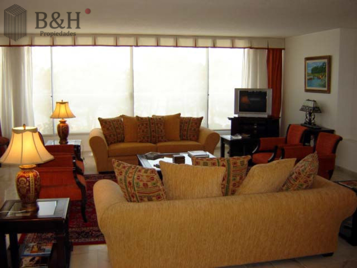 Apartamento ID.5764 - Playa mansa amplia terraza 